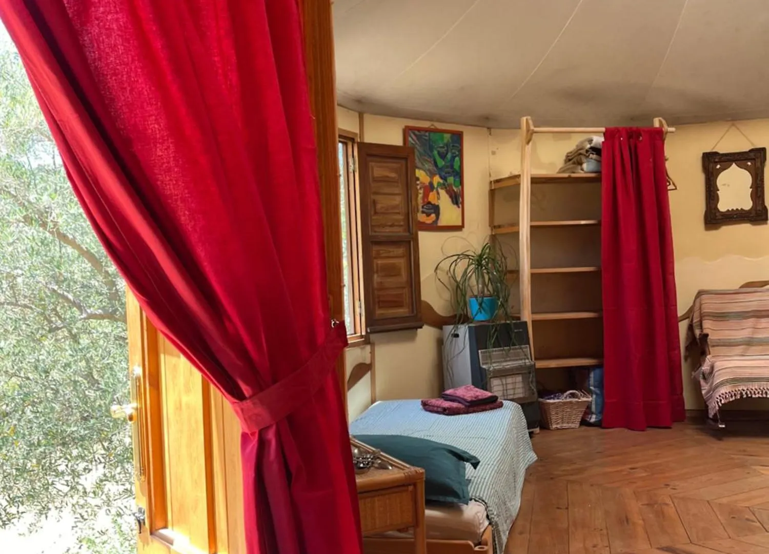 Luxury tent Cortijo Alhijra Small Yurt Lanjaron